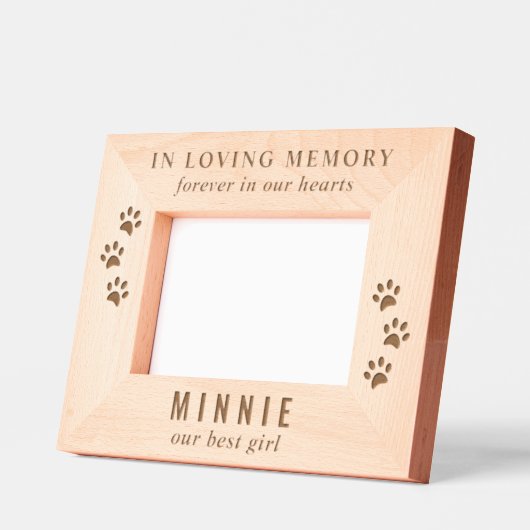 Gedenkteken voor kattenhuisdieren gegraveerde lijstjes (Links)