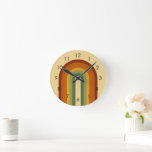 Gedesthetisch gelaagde regenboog in de vorm van Re Ronde Klok<br><div class="desc">Retroregenboogontwerp. Regenbooglagen in gedempte kleuren,  oranje,  rood en groen. Groovy retro regenboogcadeaus,  thuisdecor.</div>
