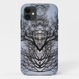 Gedetailleerd boompatroon en blauwe hemel iPhone 11 hoesje