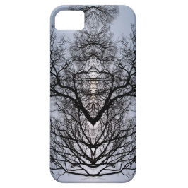 Gedetailleerd boompatroon en blauwe hemel iPhone 11 hoesje