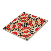 Gedetailleerd etnisch rood Arabesque geometrisch p Tegeltje (Zijkant)
