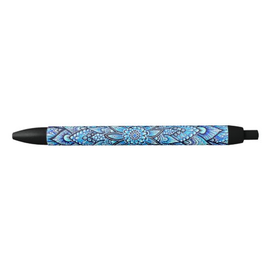 Gedetailleerde blauwe kleur potlood mandala ontwer inkt pen (Voorkant)
