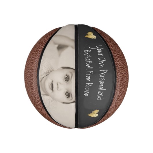 Gedetailleerde gepersonaliseerde Gold Heart Basketbal (Verticaal)