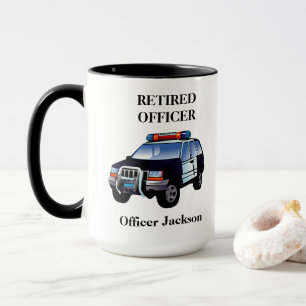 Gedetailleerde Mok koffie van politieagent in rust