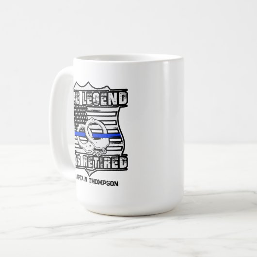 Gedetailleerde Mok koffie van politieagent in rust (Voorkant links)