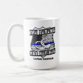 Gedetailleerde Mok koffie van politieagent in rust (Links)