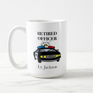 Gedetailleerde Mok koffie van politieagent in rust