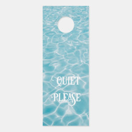 Gedetailleerde reflecties op waterpolen deurhanger