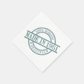 Gediend in 1951, geboortejaar rond rubberzegel Log Servetten (Hoek)