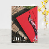 Gediplomeerd, rood afstudeerderpet kaart (Gele Bloem)