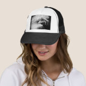 gedistilleerde dranken en kippen trucker pet (In situ)