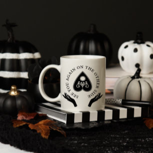 Gedistilleerde kaart aan de andere zijde Zwart-wit Koffiemok