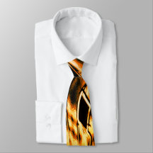 Gedraaid met een lichte tint koraal naar goud