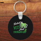 Gedreven door bier en shenanigans St. Patrick's Da Sleutelhanger (Voorkant)