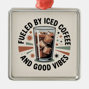 Gedreven door ijskoude koffie en goede vibes metalen ornament