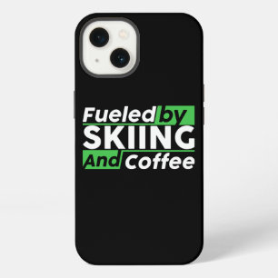 Gedreven door skiën en koffie Ski Liefhebber iPhone 13 Hoesje