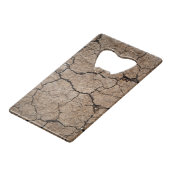 Gedroogde, gekrackte modder creditkaart flessenopener (Achterkant Gekanteld)