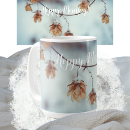 Gedroogde hop Garland op de Snowy-achtergrond Koffiemok