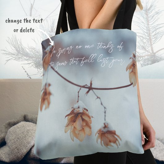 Gedroogde hop Garland op de Snowy-achtergrond Tote Bag