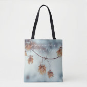 Gedroogde hop Garland op de Snowy-achtergrond Tote Bag (Voorkant)
