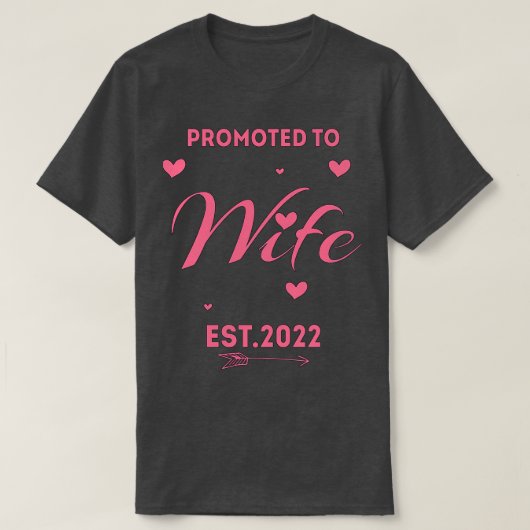 GEDRUKT AAN WIFE 2022 PINK BRIDE GIFT FUNNY WOMENS T-SHIRT (Design voorkant)