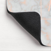 Gedrukte marmer en roze goud monogram muismat (Hoek)