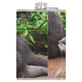 *Geduld aan het water: twee kleine grijze otters Heupfles (Achterkant)