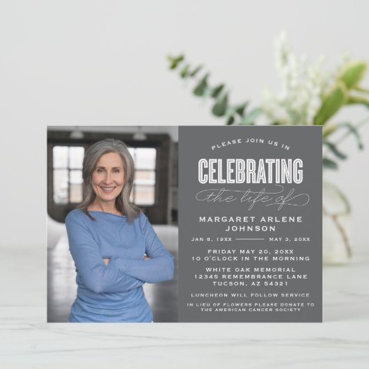 GEDURFD MODERN SCRIPT VIERING VAN HET LEVEN BEGRAF KAART (Staand voorkant)