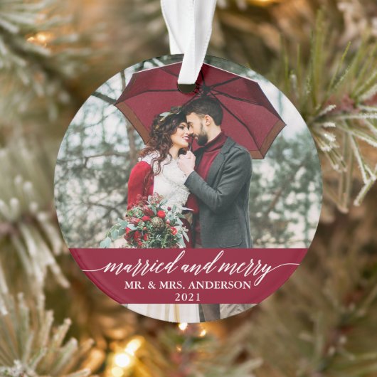 Gedwongen en Merry Calligraphy Wedding Burgundy Ornament (Boom)