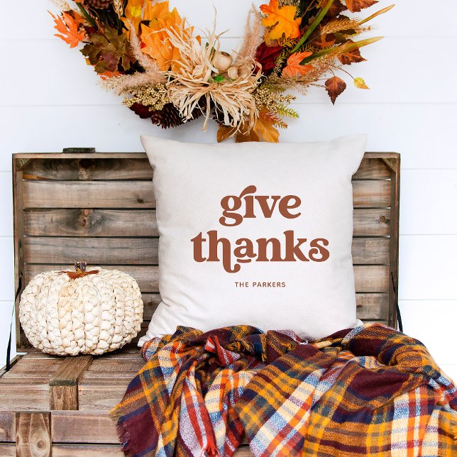 Geef Bedankt | Boho Retro White en Terracotta Kussen (A retro and boho Thanksgiving pillow in terracotta and white)
