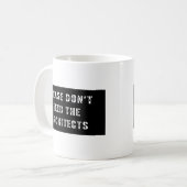 Geef de architecten geen voer koffiemok (Voorkant links)