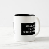 Geef de endocrinologen niet op. tweekleurige koffiemok (Voorkant rechts)