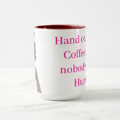 Geef de koffiemok aan mok (Midden)
