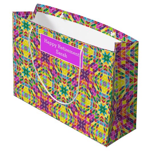 Geef de naam Quilt Pattern Happy Retirement aan Groot Cadeauzakje (Achterkant Gekanteld)
