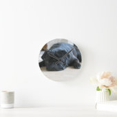 Geef de naam van het schattige zwarte Pug Puppy ac Ronde Klok (Huis)