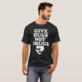 Geef haar geen drugs Slogan Awareness Red Ribbon T-shirt (Voorkant volledig)