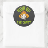 Geef het Snoep Halloween op Ronde Sticker (Tas)