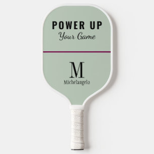 Geef je game meer kracht   Elegant monogram Sage G Pickleball Paddle