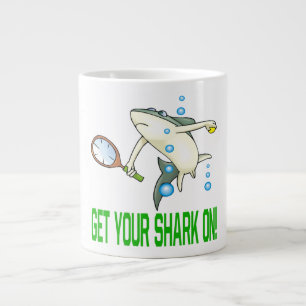 Geef je haai aan grote koffiekop