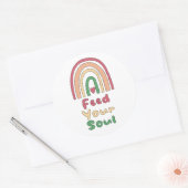 Geef je ziel motivatie boho-regenboog. ronde sticker (Envelop)