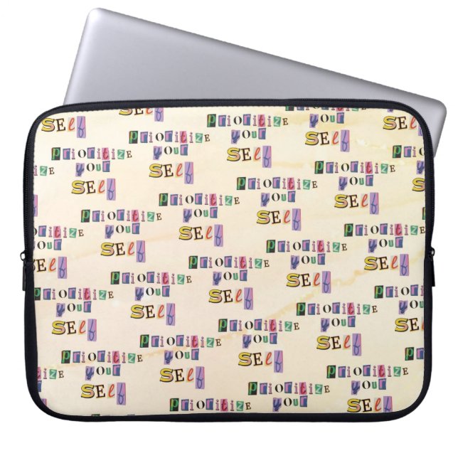 Geef jezelf prioriteit laptop sleeve (Voorkant)
