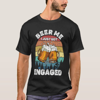 Geef me bier, ik ben net verloofd Grappig feestje  T-shirt