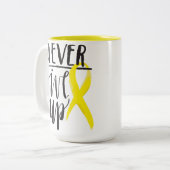 GEEF NOOIT COMBINATIE-Mok OP Tweekleurige Koffiemok (Voorkant links)