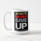 Geef nooit op en geef nooit een prestatie prijs op koffiemok (Links)