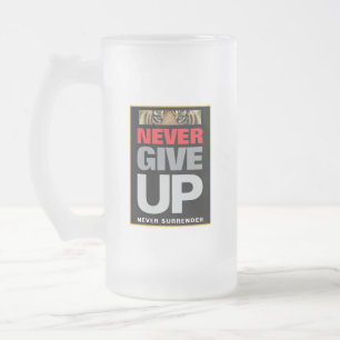 Geef nooit op, geef nooit een succesquote op matglas bierpul