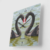 Geef twee zwarte zwemvogels een persoonlijk tintje vierkante klok (Hoek)