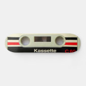 Geeky nerdy 1980s cassette retro cassette tape skateboard (Horizontaal)