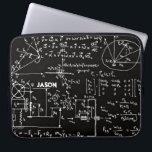 Geeky Wiskunde wiskunde gepersonaliseerd Laptop Sleeve<br><div class="desc">Mathematica / Wiskunde / Wiskunde / schoolcadeautje / Wiskunde studentencadeau / cadeau voor geek / Initiaal voor zwarte Mannen - speciaal ontworpen monogram laptophoes voor persoonlijke naam. Om de tekst te veranderen, gebruik de persoonlijke optie. Voor uitgebreidere tekstveranderingen zoals veranderingen in de doopvont, de doopvontkleur, of de tekstlay-out, kies de...</div>
