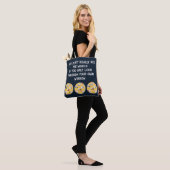 Geel appartementengebouw reisinspiratie tote bag (Op model)