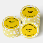 Geel bedrijfsmerk op pokerchips (Opstapeling)